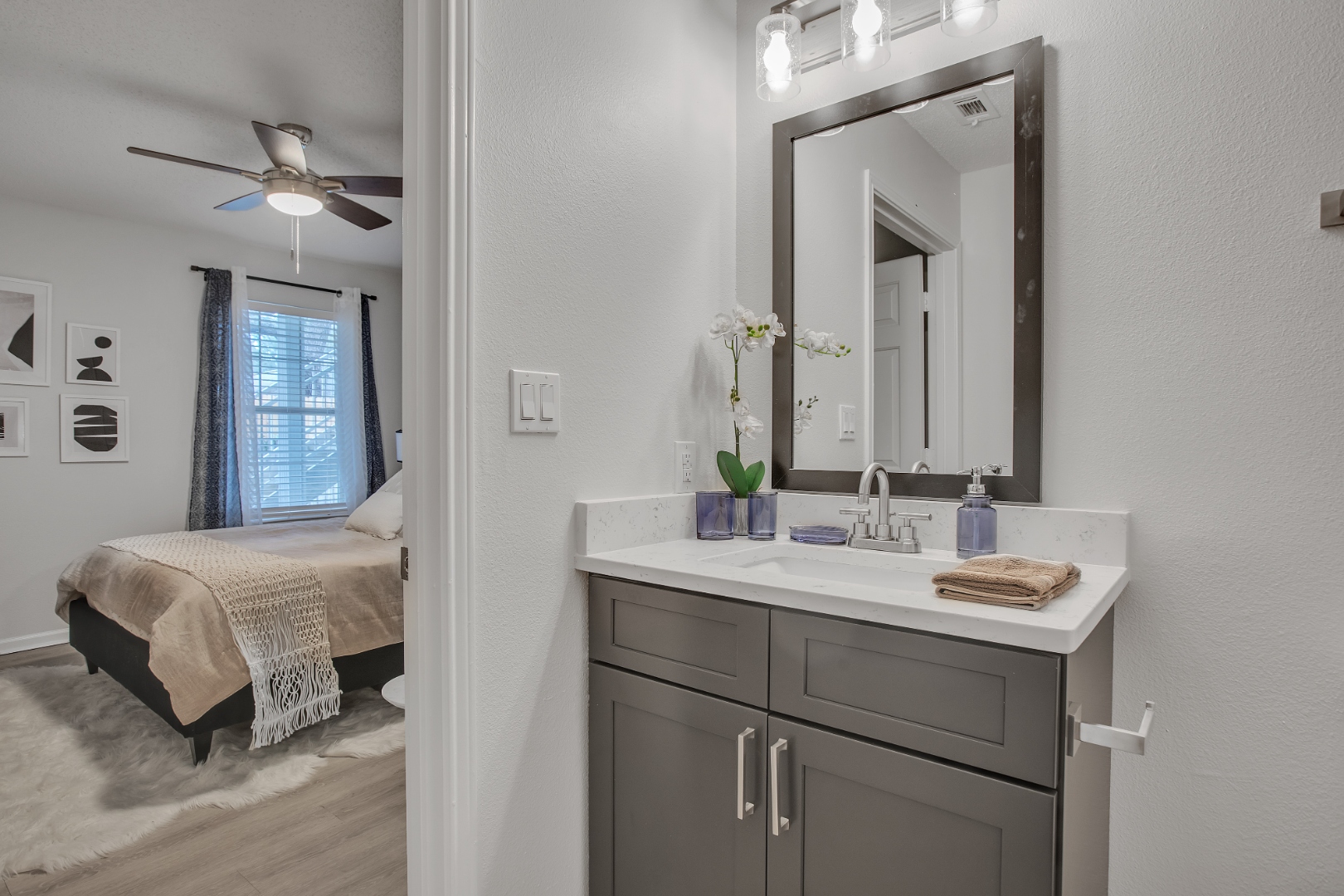 Bathroom vanity